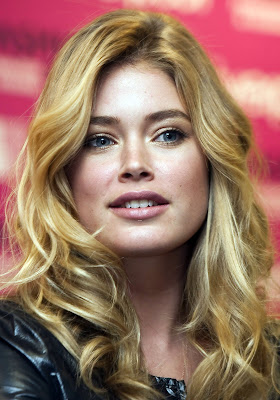 Doutzen Kroes Hot Photo