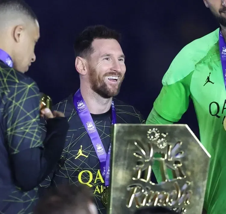 9 best images of Messi-Ronaldo meeting in friendly match