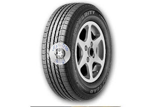 lop-xe-con-goodyear-215-60r16-triplemax