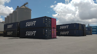 Ảnh đẹp container SWIFT để ở bãi NF