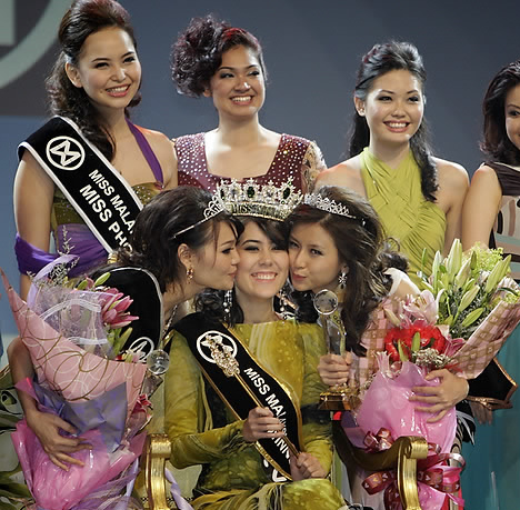 miss world malaysia 2011 winner chloe chen tien nee