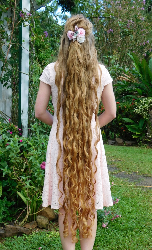 Super long curls for this Sunday morning 