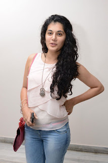 tapsee hot looking photo stills