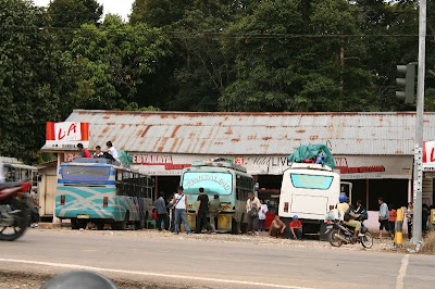 bus Pontianak Kuching sedang beristirahat