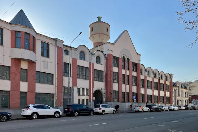 Воронцовская улица, бывшее здание фабрики «Эрманс» (бывший Завод имени 8-го Марта /  фабрика «Мосхимфармпрепараты» имени Н. А. Семашко) (здание построено в 1907 году)