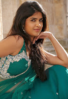 glorious, diva deeksha seth, saree, navel cleavage show