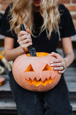 What are the traditions and history of Halloween?