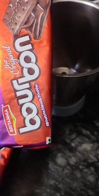 bourbon biscuit cake step by step image
