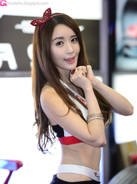 1 Lee Yeon Ah - Seoul Auto Salon 2012-Very cute asian girl - girlcute4u.blogspot.com