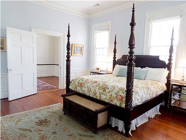 Bedroom with large king sized bed in the House From The Notebook