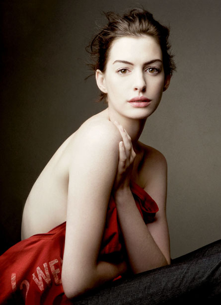 Anne Hathaway Fashion and Hairstyle