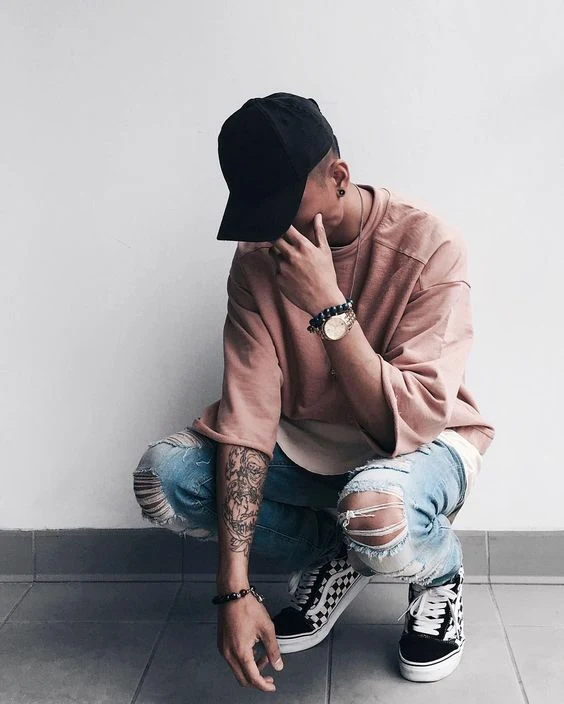 Look Masculina Camiseta Oversized Rosa Pastel