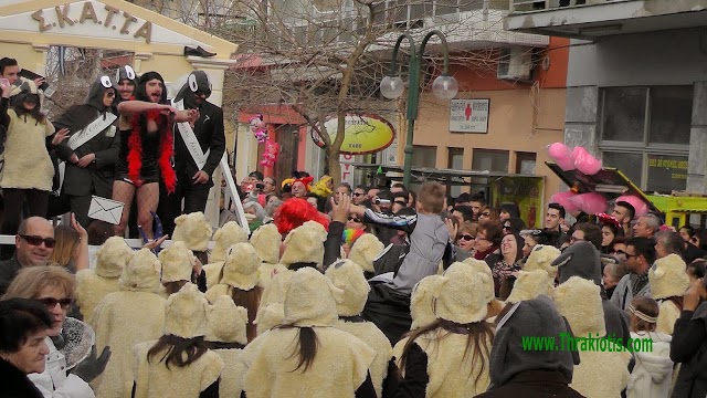 ΟΛΟΚΛΗΡΩΘΗΚΕ Η ΜΕΓΑΛΗ ΚΑΡΝΑΒΑΛΙΚΗ ΠΑΡΕΛΑΣΗ ΣΤΟ ΤΥΧΕΡΟ