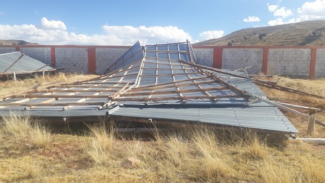 ASILLO: FUERTES VIENTOS DESTECHAN COBERTIZOS  EN EL CAMPO FERIAL