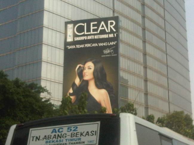 Praditya Arif Pambudi Blogspot.com: IKLAN SHAMPO CLEAR 