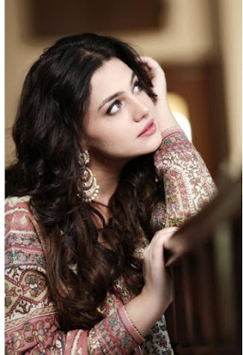 Beautiful Actress Zara Noor Abbas Latest Photo Shoot