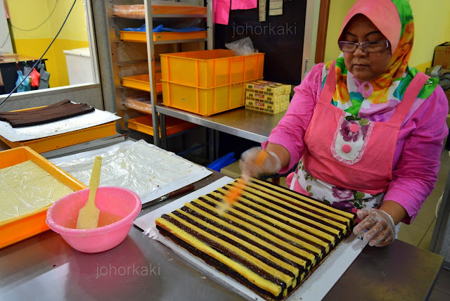 Kek-Lapis-Sarawak-One-Food-and-Cake-House-Pandan-City-Johor-Bahru