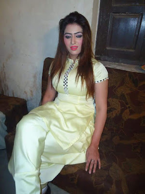 Zari Khan Dhamakay Dar Nanga Mujra Clips