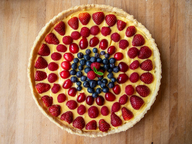 tarta de crema y frutos rojos