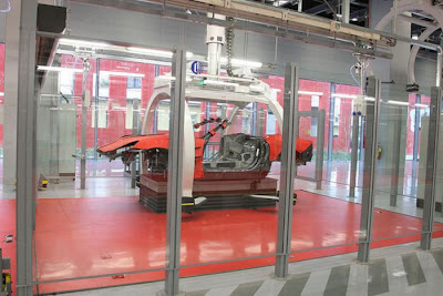 inside ferrari plant 18 Proses Pembuatan Sebuah Mobil Ferrari