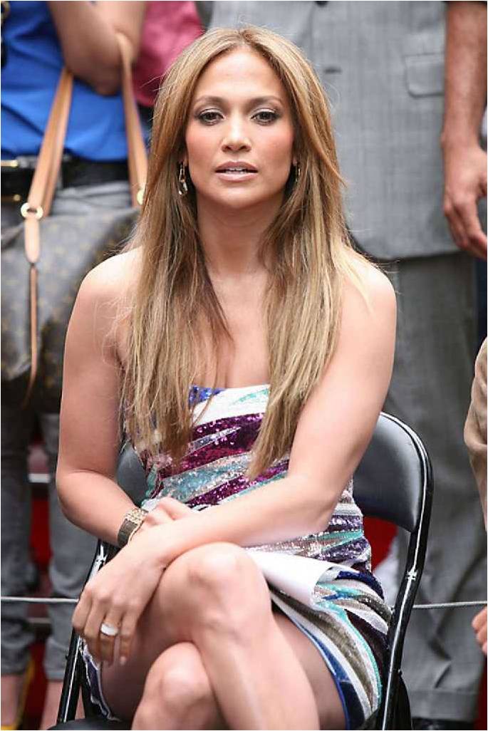 Jennifer Lopez upskirt photos in beautiful colorfull mini dress