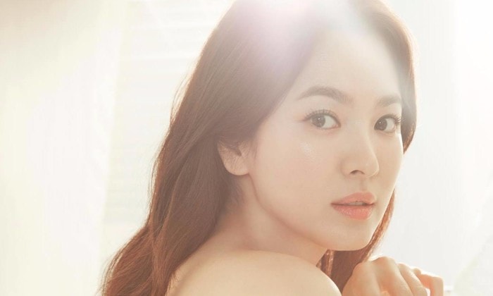 Học lỏm tuyệt chiêu trị mụn của nữ hoàng mặt mộc Song Hye Kyo