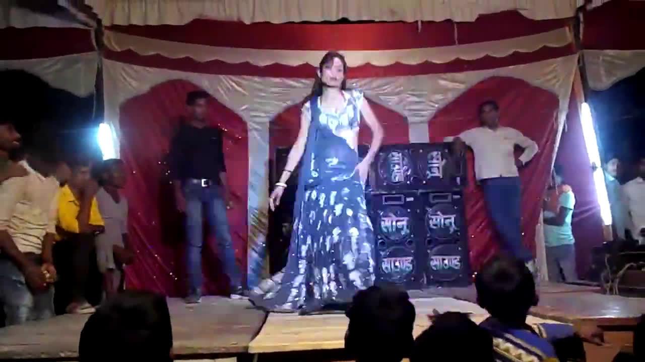Desi Hot Open Dance  New Bhojpuri Song 2017