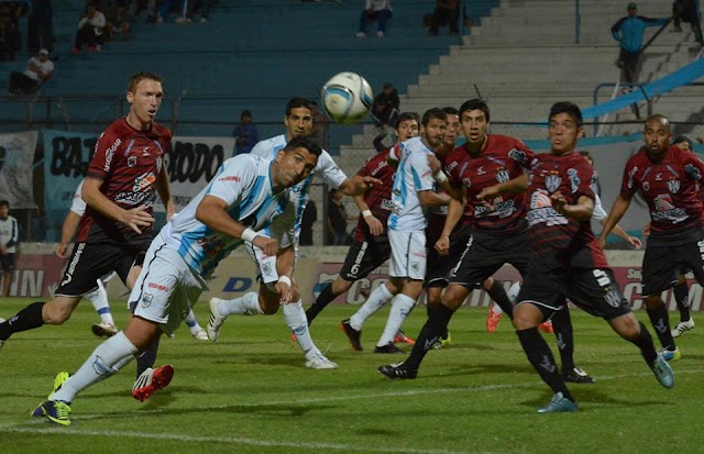 Gimnasia lo buscó, pero igualó con Central Córdoba.