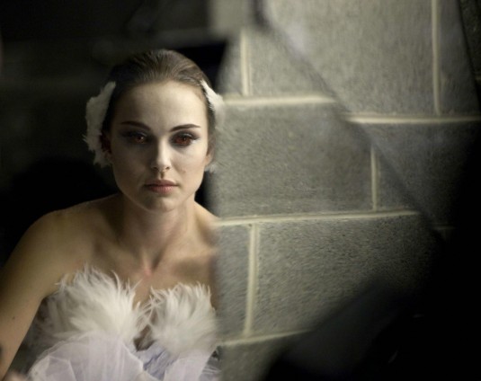 Natalie Portman is stunning as Nina, a ballerina on the cusp of stardom, 