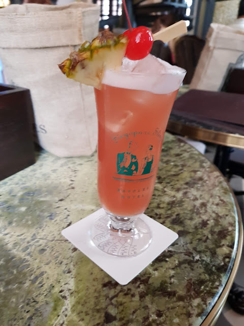 Singapore Sling-Bar-Raffles hotel-Singapore