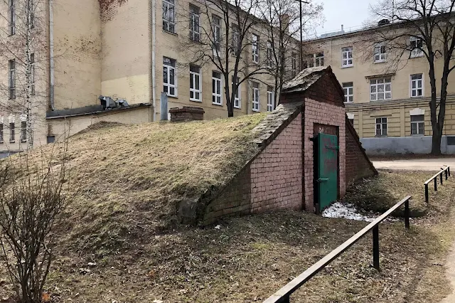 улица Прянишникова, территория Тимирязевской академии, 6-й корпус, погреб