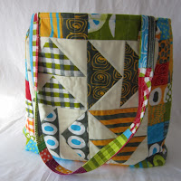 Totally Tutorials: Tutorial - How to Make a Quilt Block Tote Bag