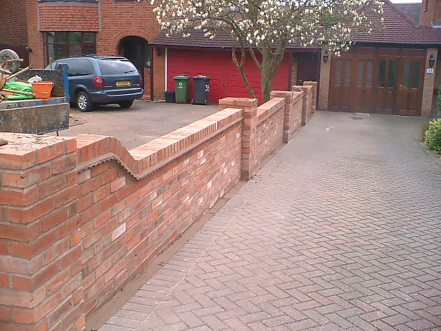 Brick Laminate Picture: Brick Garden Wall Designs