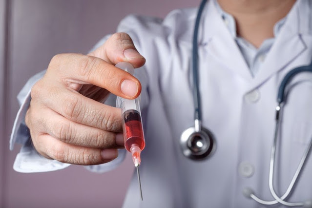 Mulher é presa suspeita por uso de diploma de medicina falso no RN