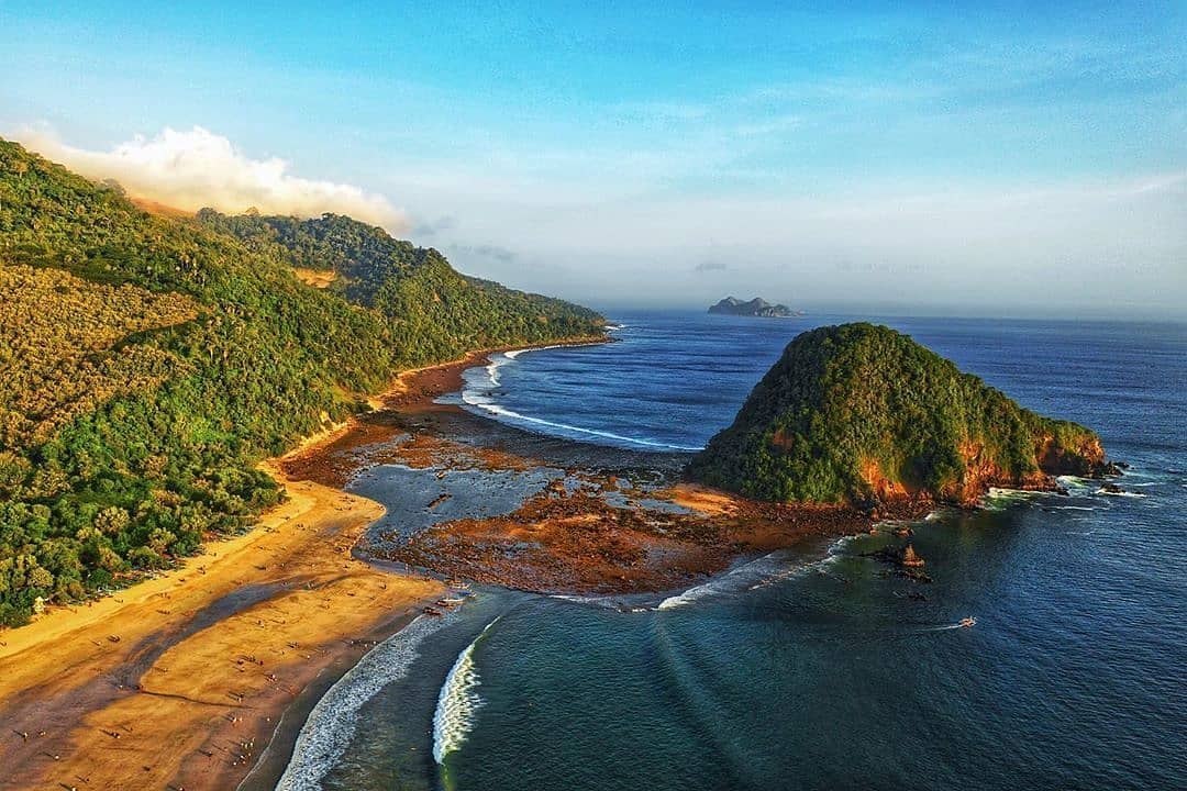 Harga Tiket Masuk Pantai Pulau Merah Terbaru Di Banyuwangi