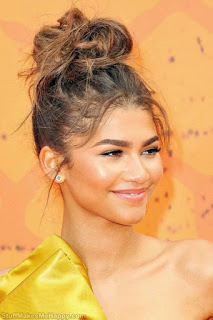 Zendaya Hot Sexy Pictures and Biography