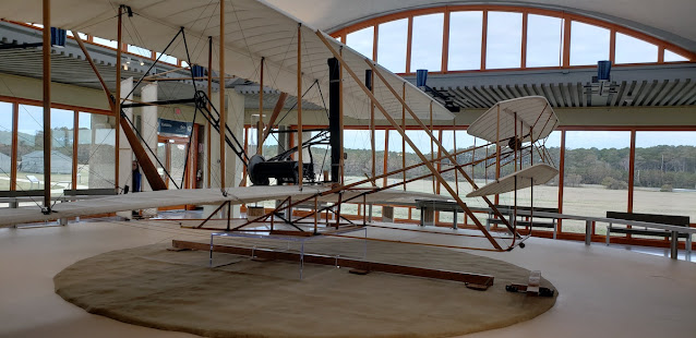 Photo of airplane model of Wright Brothers plane