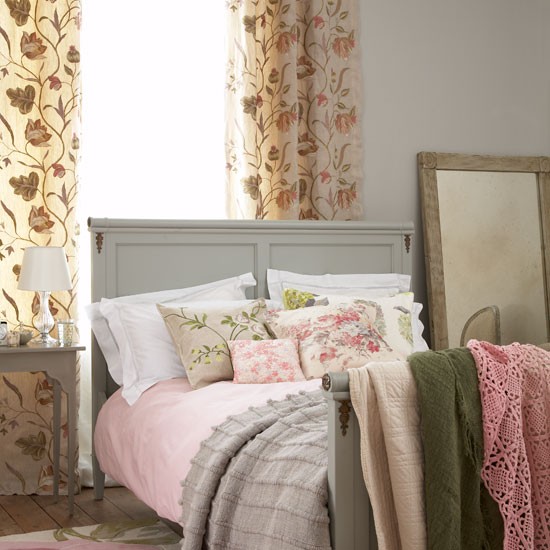 Country Bedroom Decorating