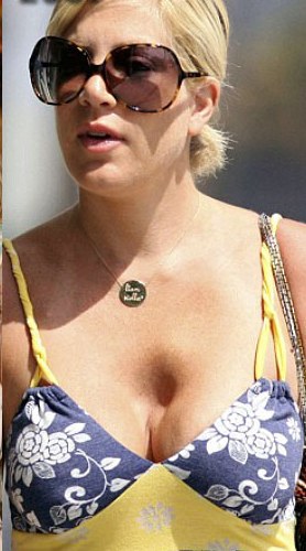 Tori Spelling Hair 2011