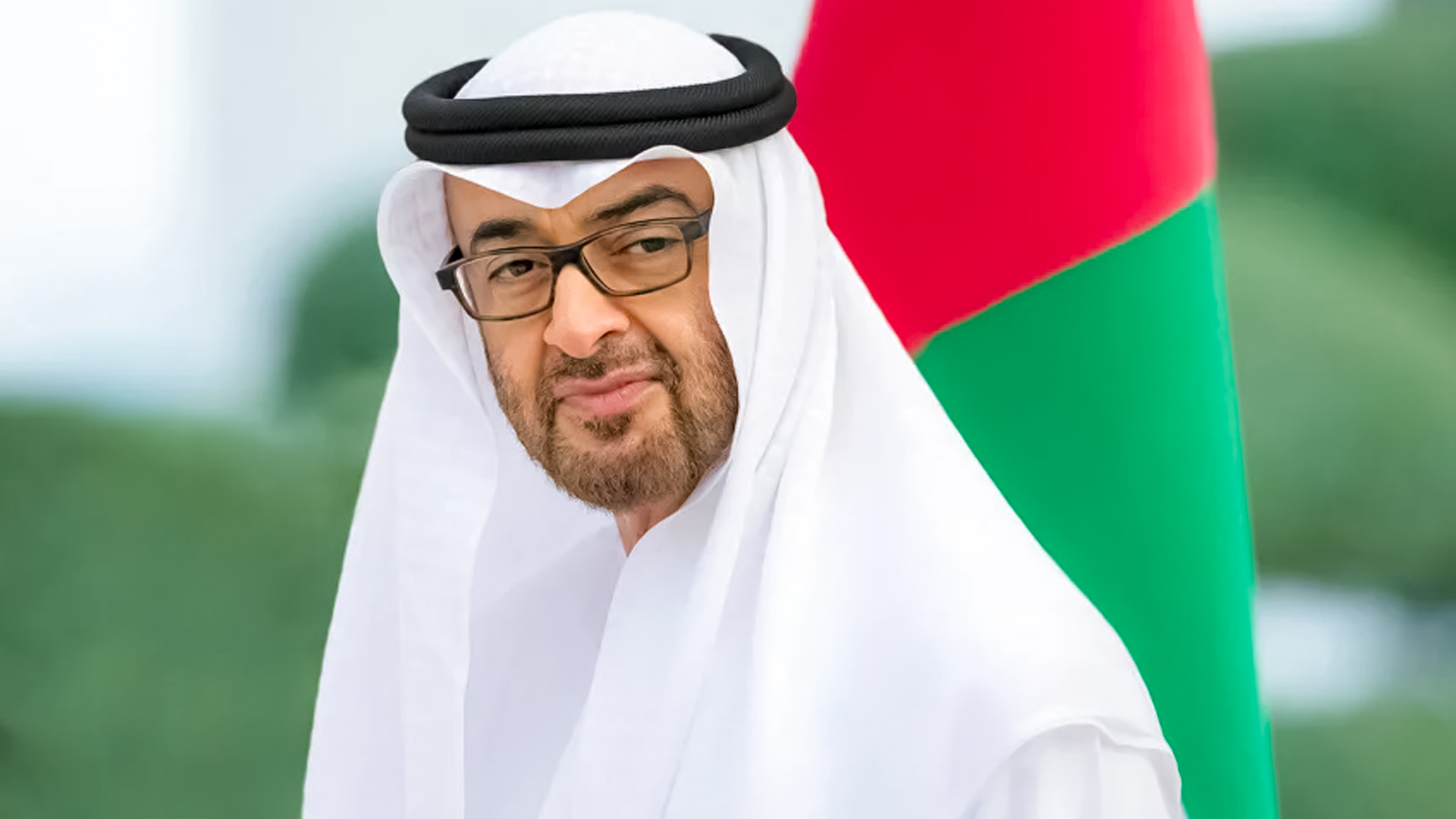 أخبار الخليج محمد بن زايد يؤكد مواصلة نهج زايد  Zayed  في العمل الإنساني