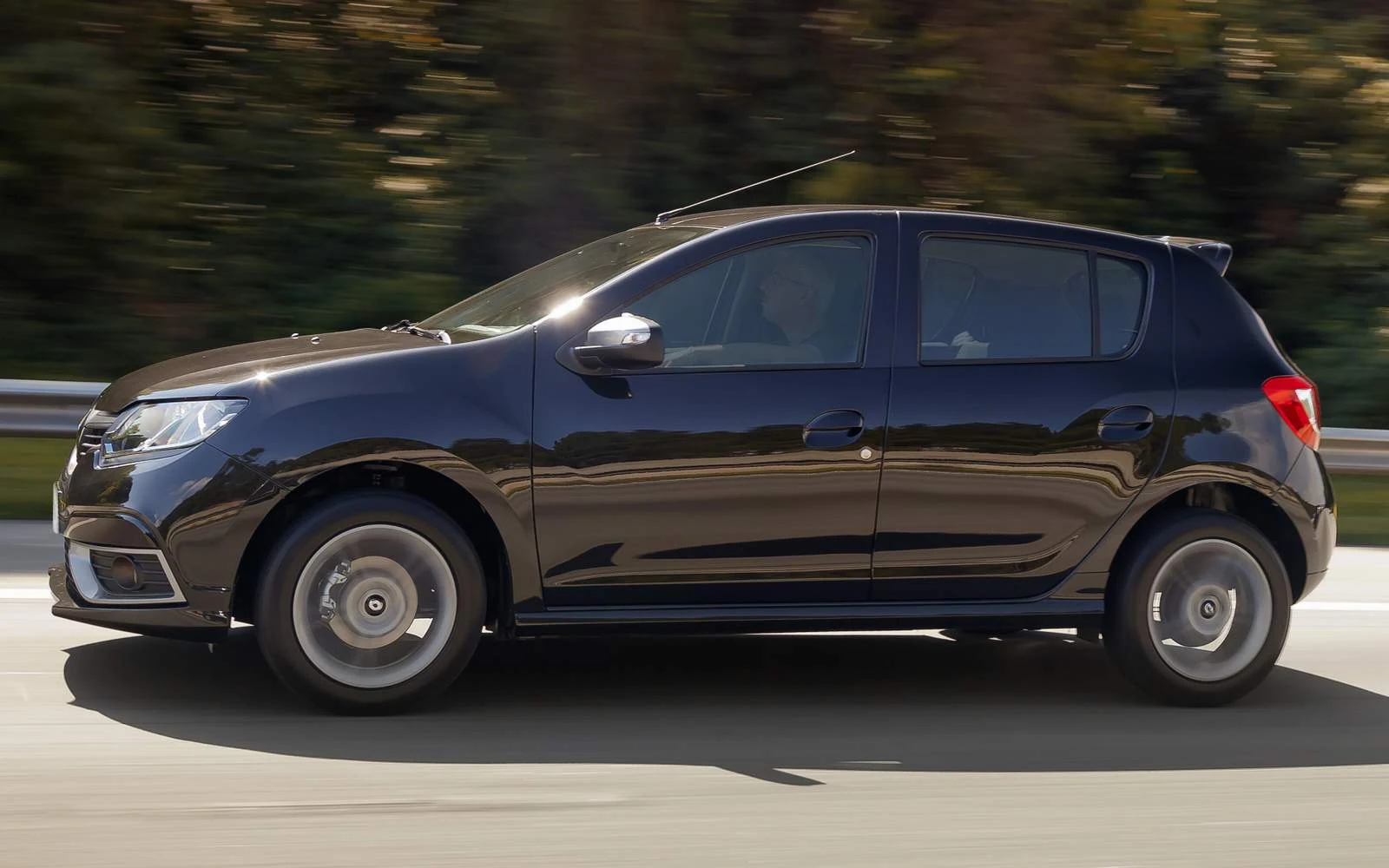 Renault Sandero - 3º carro mais vendido em junho