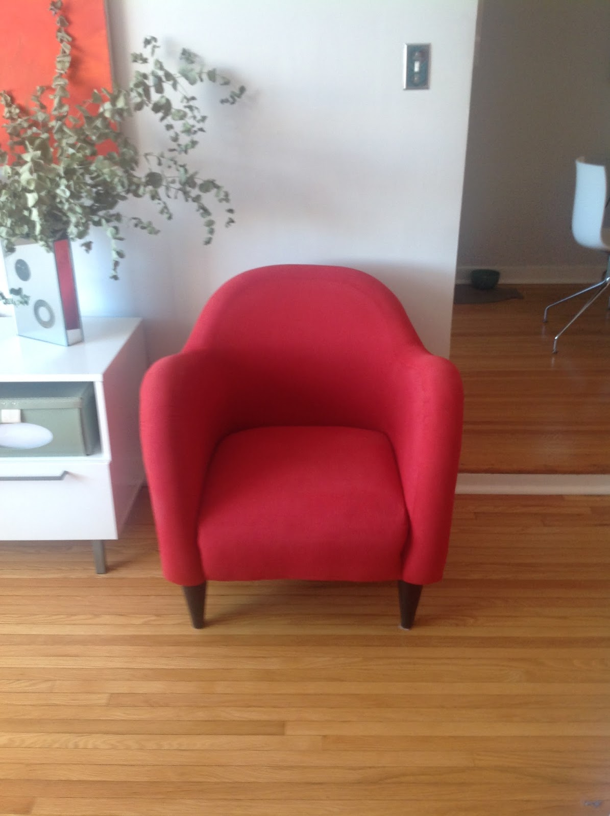 How to Change the Color of a Fabric Chair