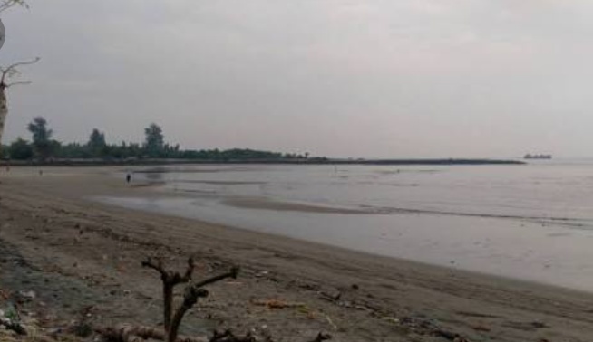 Warga Lampung Panik dan Mengungsi Karena Air Laut Surut