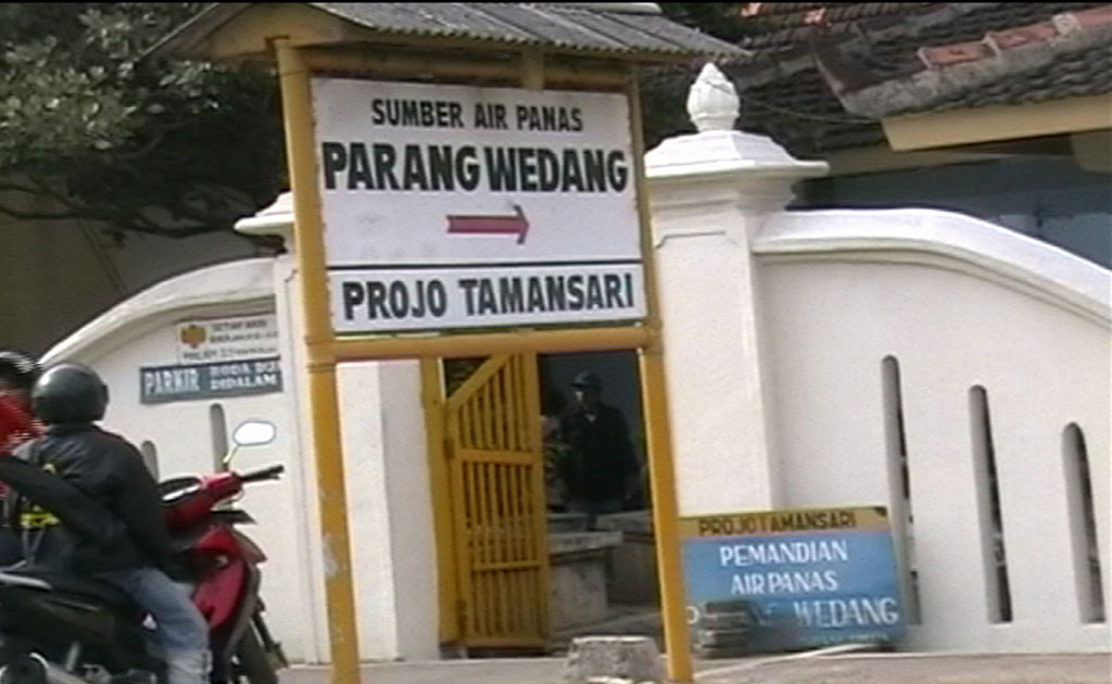  Pemandian Air Panas Parang Wedang