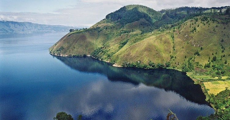 Pemandangan Danau Toba  Gambar Pemandangan