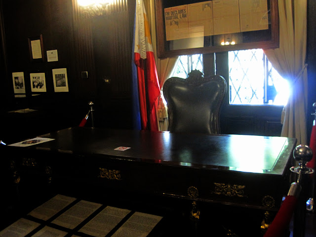 大統領が戒厳令を発令した部屋・机　Malacañang Palace 内部