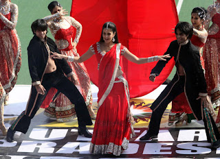 Katrina Kaif latest hot stills in red saree at Hockey League India