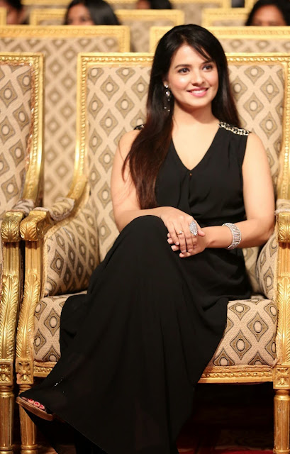 Actress Saloni Latest Pictures in Black Long Dress at Gama Awards 2014 CelebsNext 2.JPG