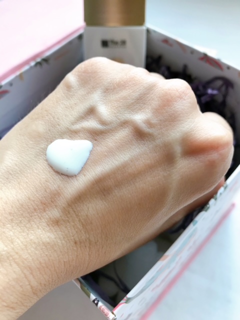 The 28 Nature & Pure Protection UV Cut Aqua Sunscreen SPF 50+ / PA+++ Texture