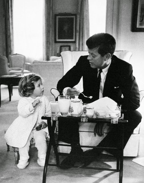 Ultimate Collection Of Rare Historical Photos. A Big Piece Of History (200 Pictures) - John F. Kennedy with his daughter